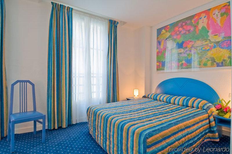 Hotel Croix De Malte Paris Zimmer foto