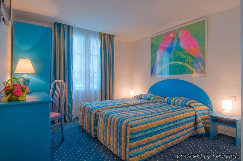 Hotel Croix De Malte Paris Zimmer foto