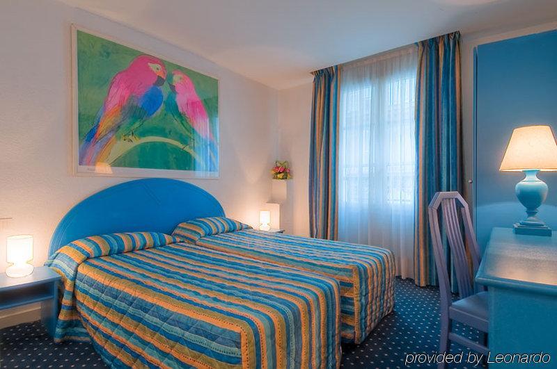 Hotel Croix De Malte Paris Zimmer foto